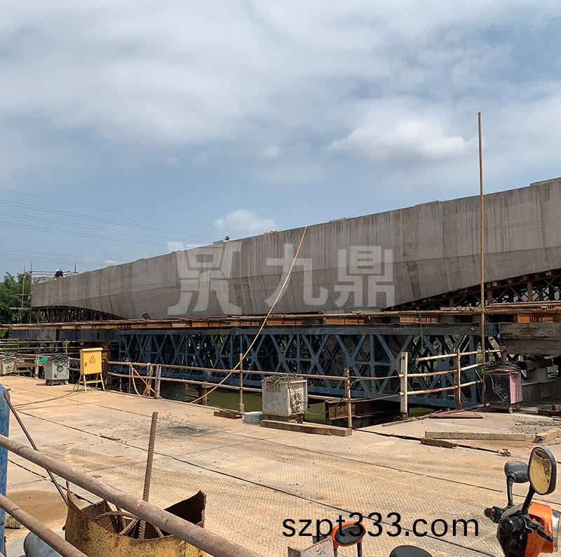 現澆樑(liang)支(zhi)撐(cheng)昰(shi)由(you)單體所(suo)構(gou)成